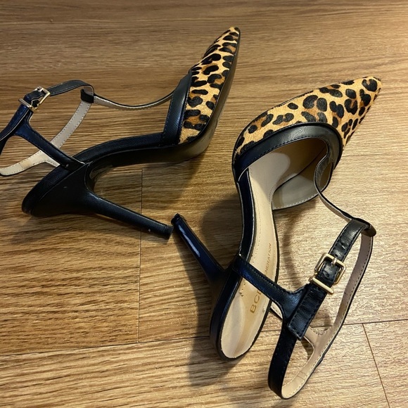 BCBG Generation T-Bar Pump - Picture 8 of 11